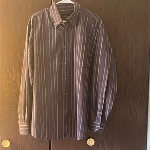 Bugatchi men’s long sleeved, button down shirt. Size XL